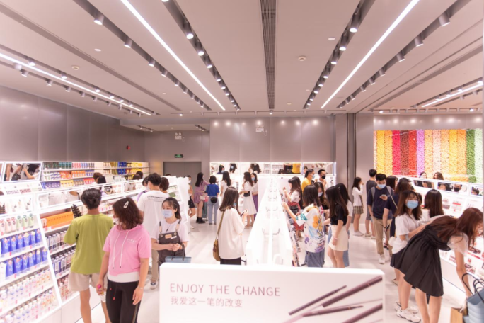 一季度化妆品零售增5.9%，线下增量背后藏着哪些新趋势